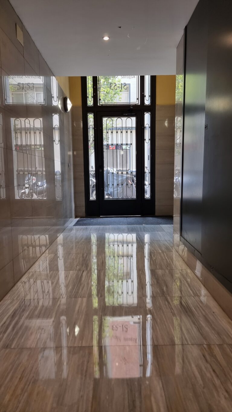 Limpieza de entrada en comunidad en Barcelona